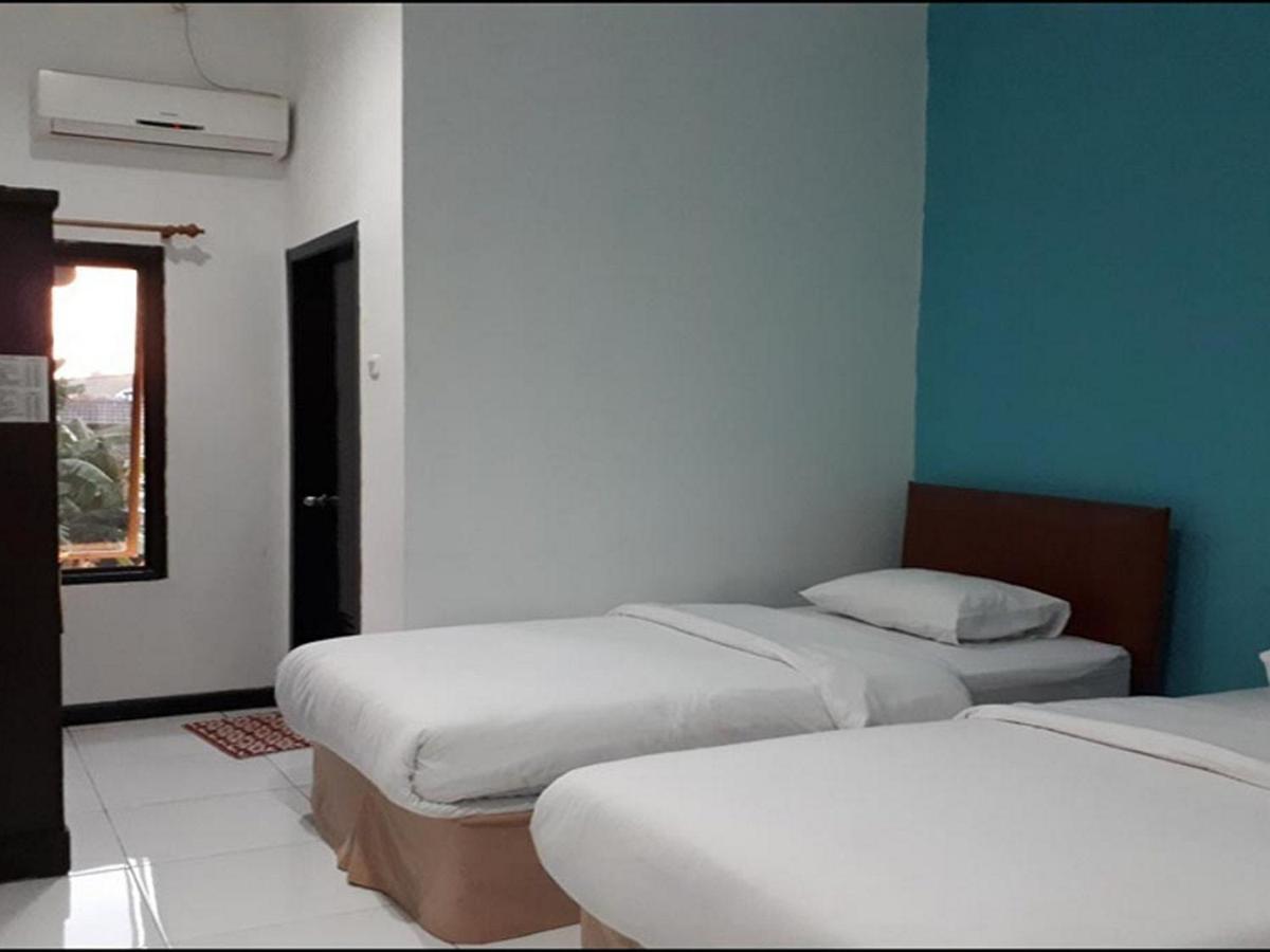 Reddoorz At Hotel Rumberpon Соронг Екстер'єр фото